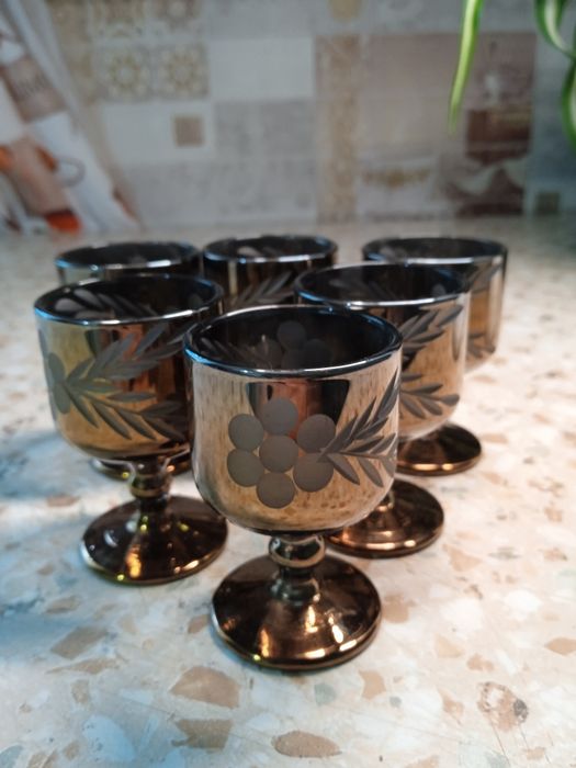 Хрустальные рюмки