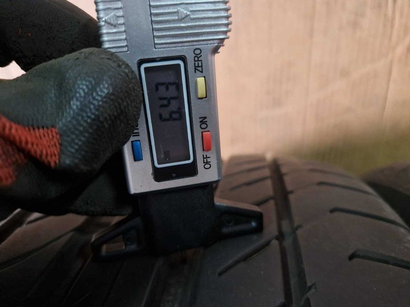 2 Continental R18 245/40
летни гуми DOT4920