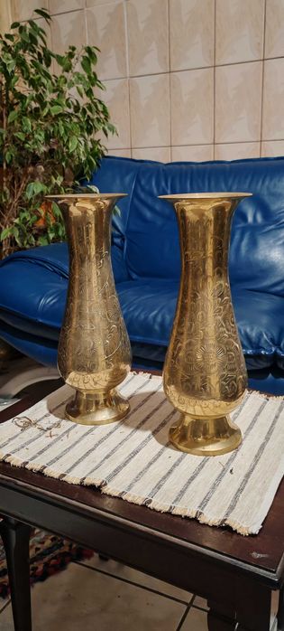 Vaze din alama vechi