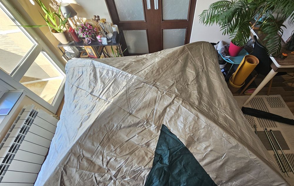 Палатка два слоя 240 х 200 х 152 (Д х Ш х В)