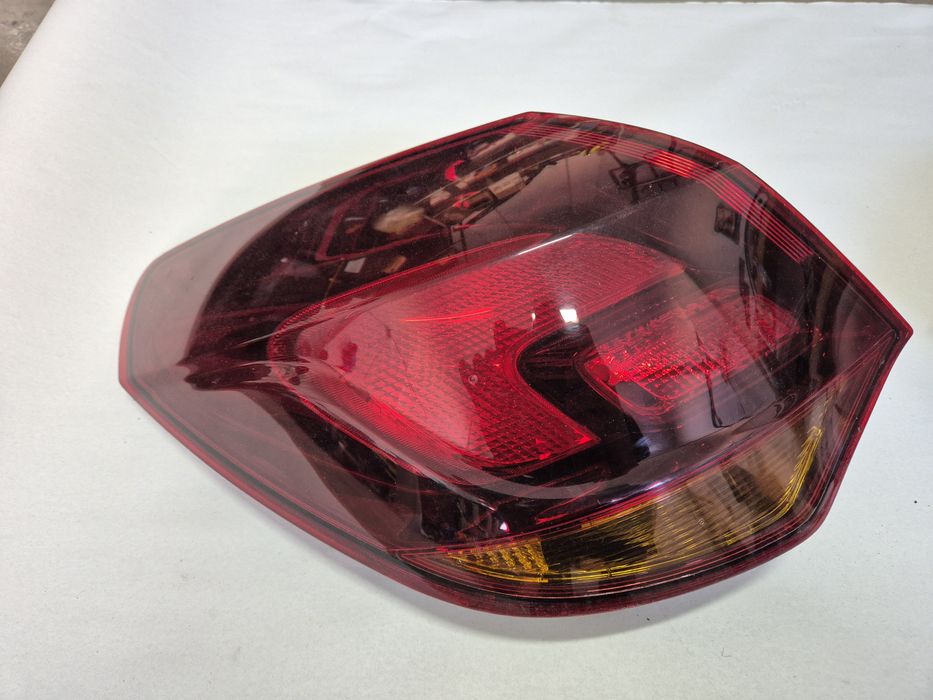 Stopuri spate opel astra j