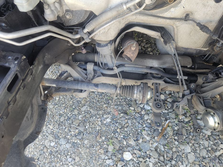 11 iunie 2025Jug / Cadru/ Punte fata motor Vw Passat B7 An 2011
Jug /