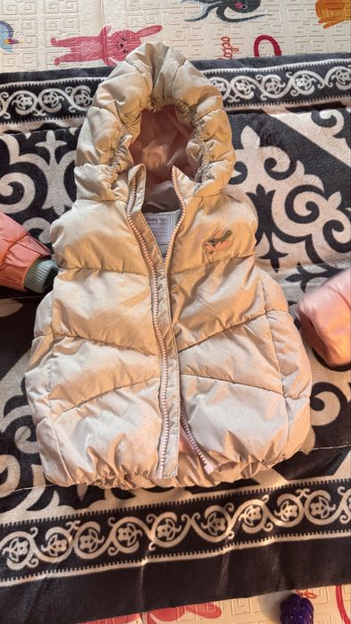 Продам курточки на девочку