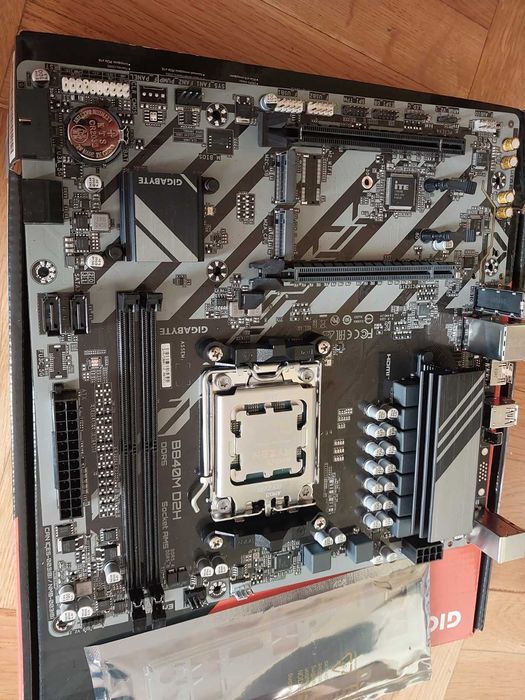 AMD Ryzen 5 7600X + Gigabyte B840M D2H /ново с гаранция/