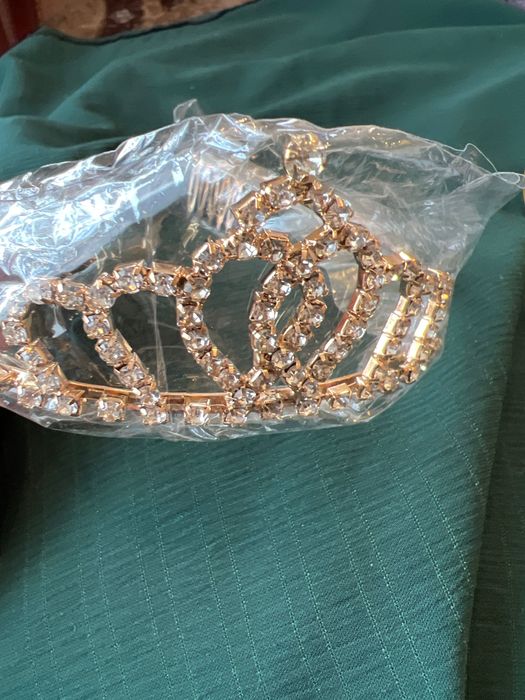 Продам диадемы для девочек