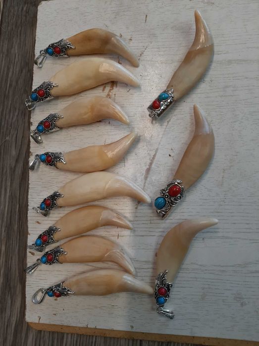 Клык оригинал, натуральный.