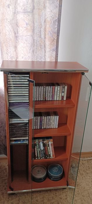 Шкаф за аудио и мултимедия
