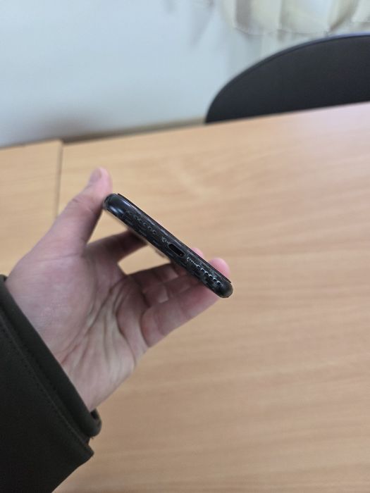 iPhone SE 2022 - *ca nou* 64 GB (folosit pentru recuperare de date)