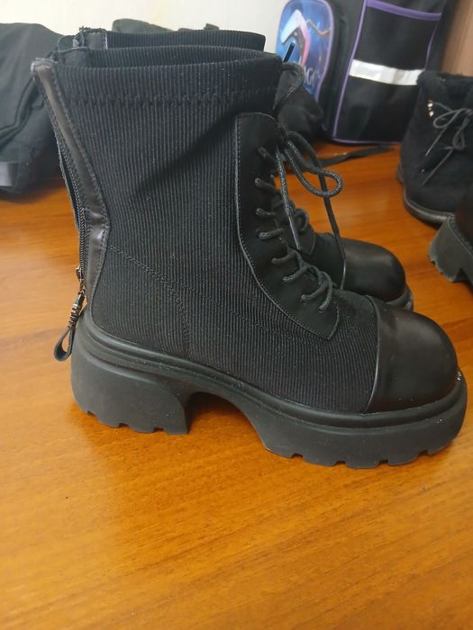Продам женские сапоги