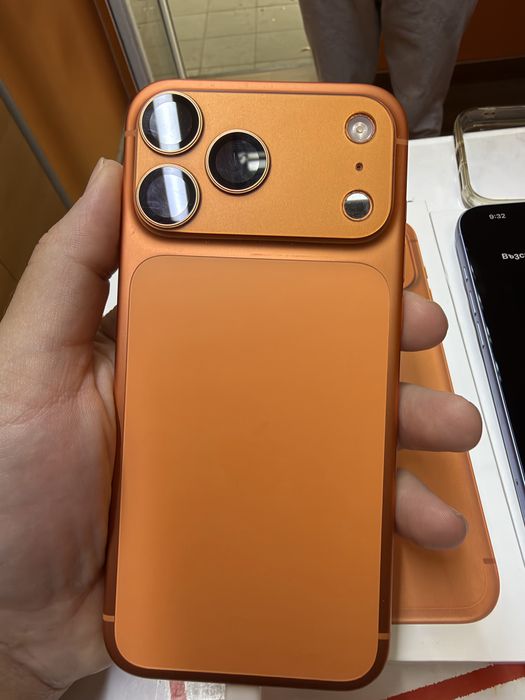 iPhone 17 pro Max orange Отличен батерия 96%