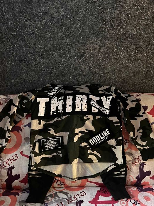 Продам Модный костюм на подростка.