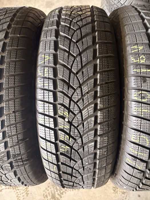 Anvelope iarna 215/70/16 GoodYear UltraGrip Performance 215 70 16 R 16