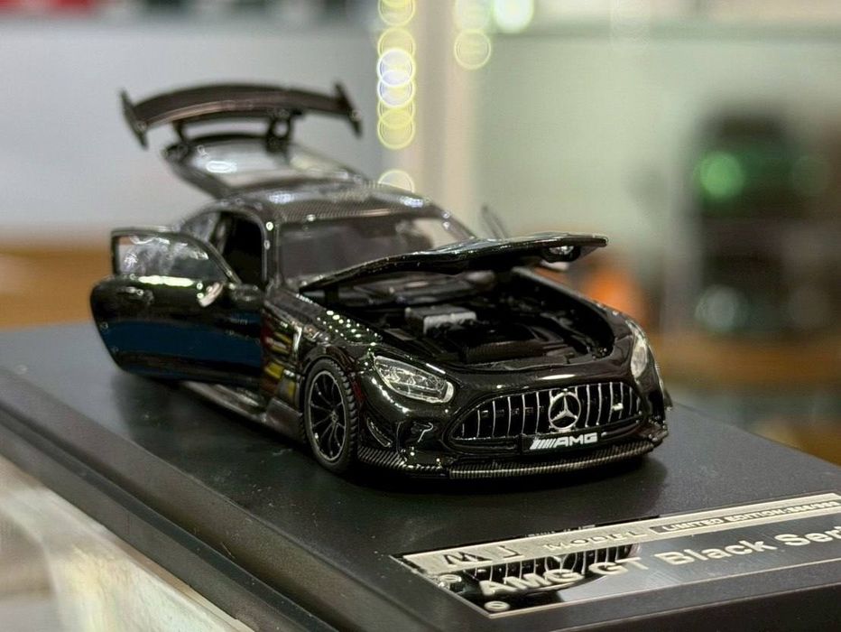 1;64 Mercedes-Benz AMG GT