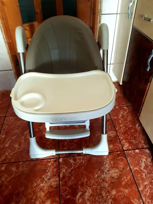 Scaun de masă pentru bebeluși