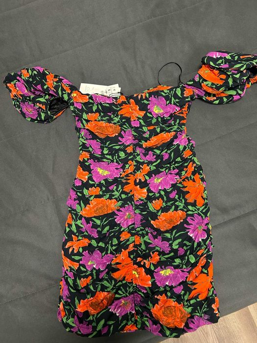 Рокля  ZARA нова с етикет, Бяла нежна рокля на цветя