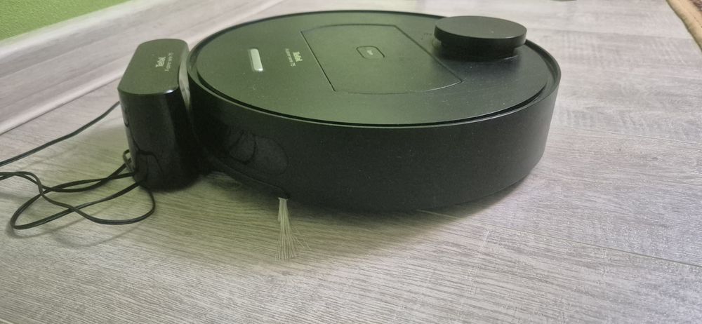Продам робот пылесос