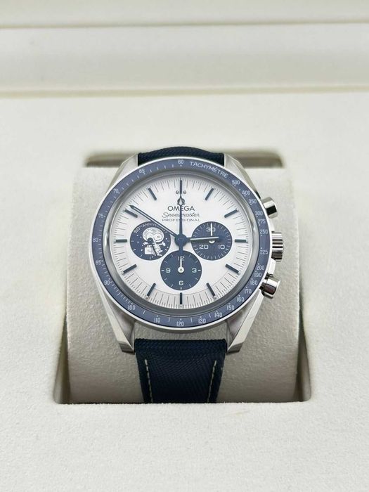 Наручные часы Omega Speedmaster Snoopy
