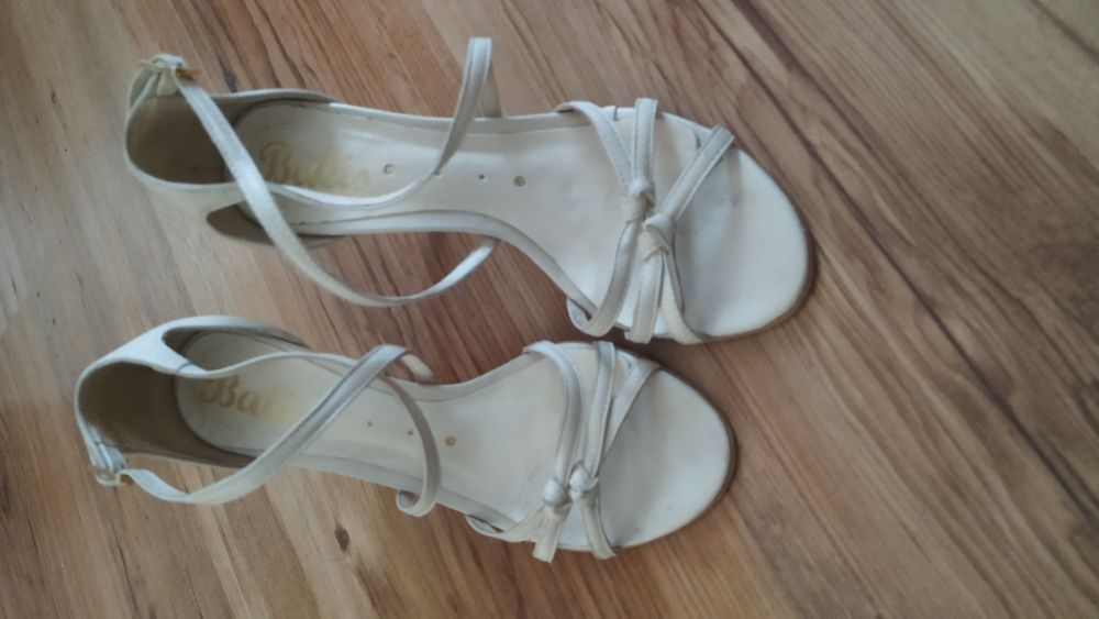 Дамски обувки-сандал с ток,сини и бежеви