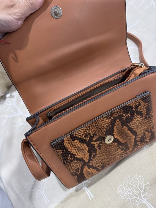 Кожена чанта – почти нова