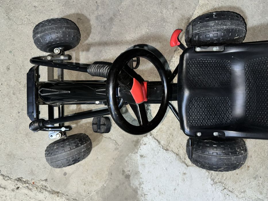 Kart cu pedale pentru copii
