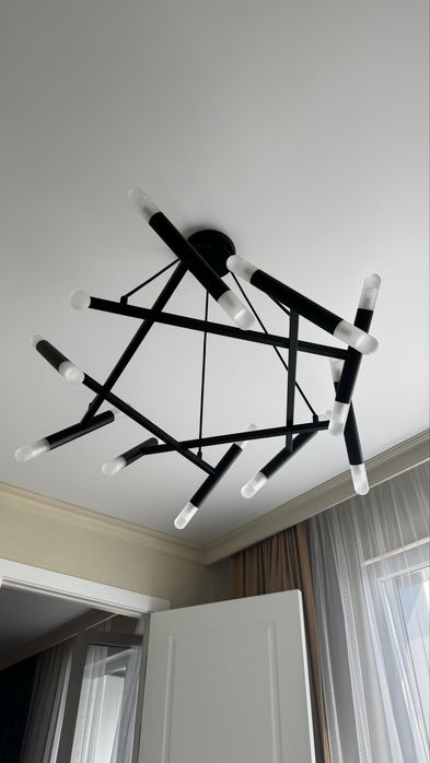 Люстра и два бра