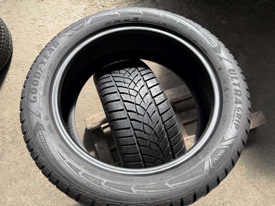 2x Anvelope Iarna 235/50 R19 - GoodYear UltraGrip Performance Gen1 SUV