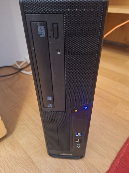 Desktop AMD A8 6500+monitor tastatura mouse