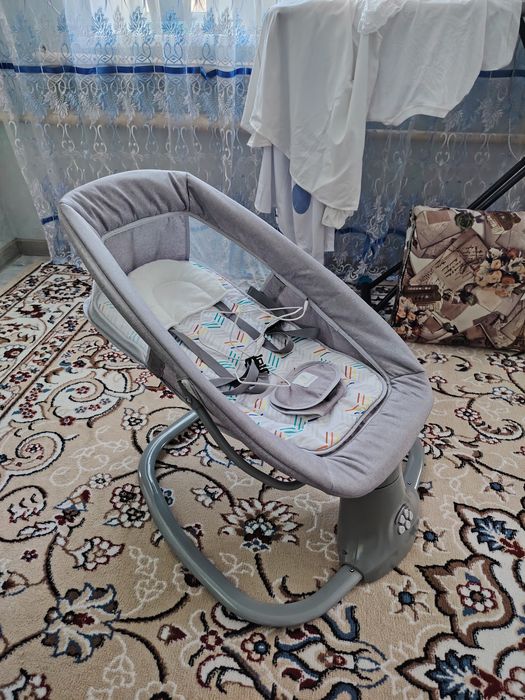 Продам детский шезлонг-качелю