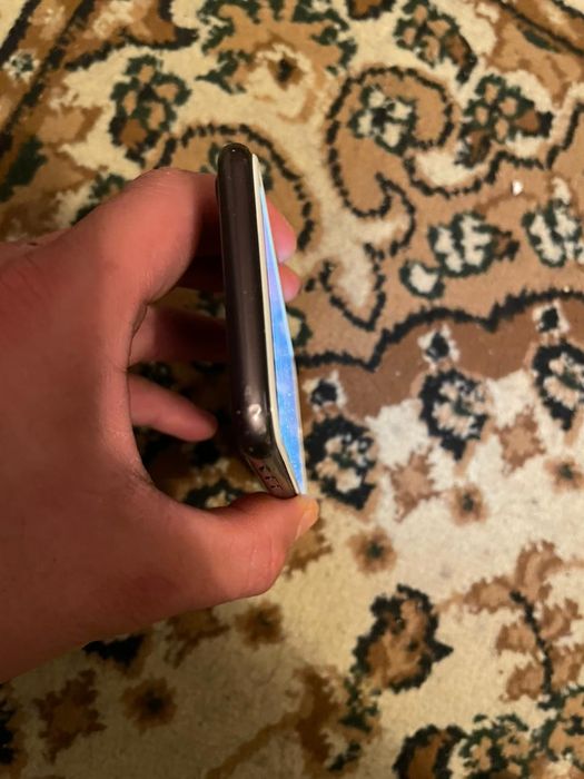 Продам iPhone 8. 64гб в отличном состоянии