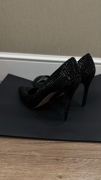 Продам красивые туфли от Basconi