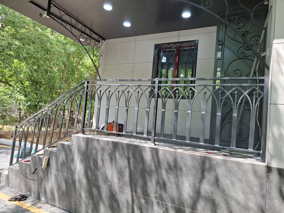 Naves reshotka panjara darvoza