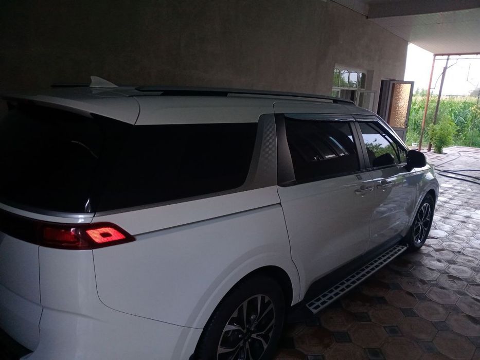 Kia Carnival минивен 2021й пробег 97600км
