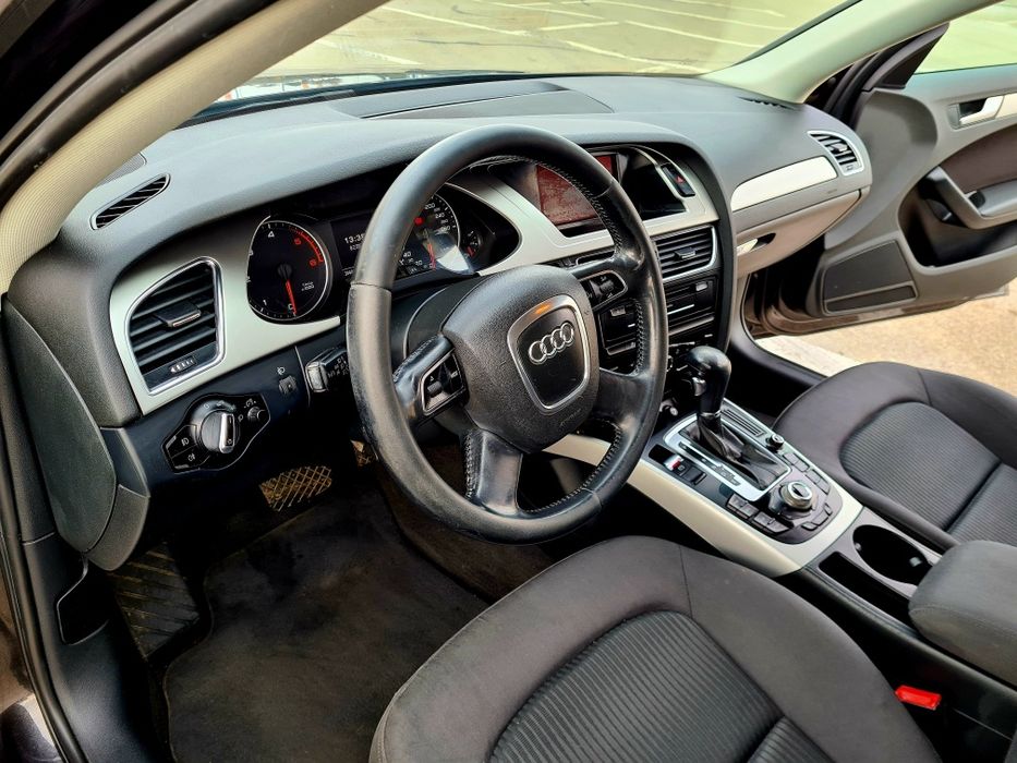 Vand Audi a4 b8 automata 2010 luna 10.