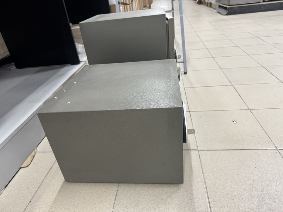 Сейфы разныз размеров