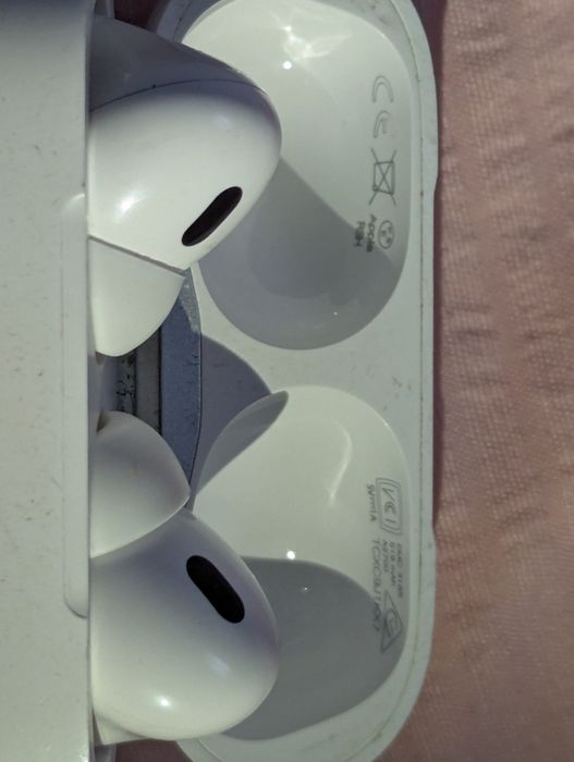 Apple AirPods Pro (оригинал)