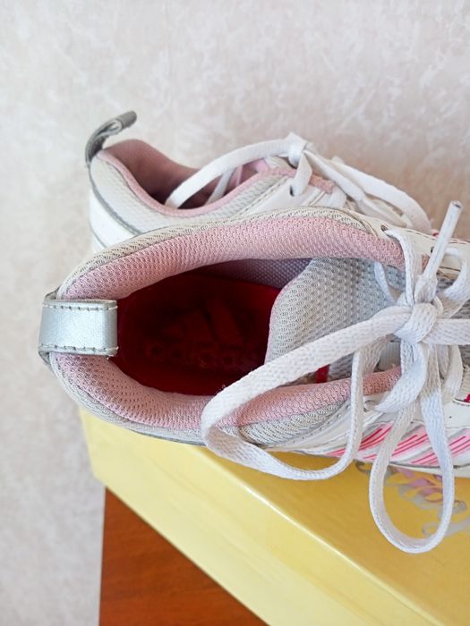 Детские кроссовки Адидас