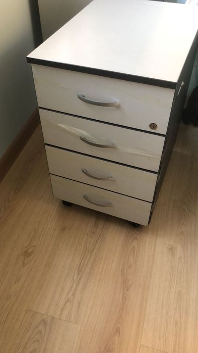 Офисная мебель, почти новая