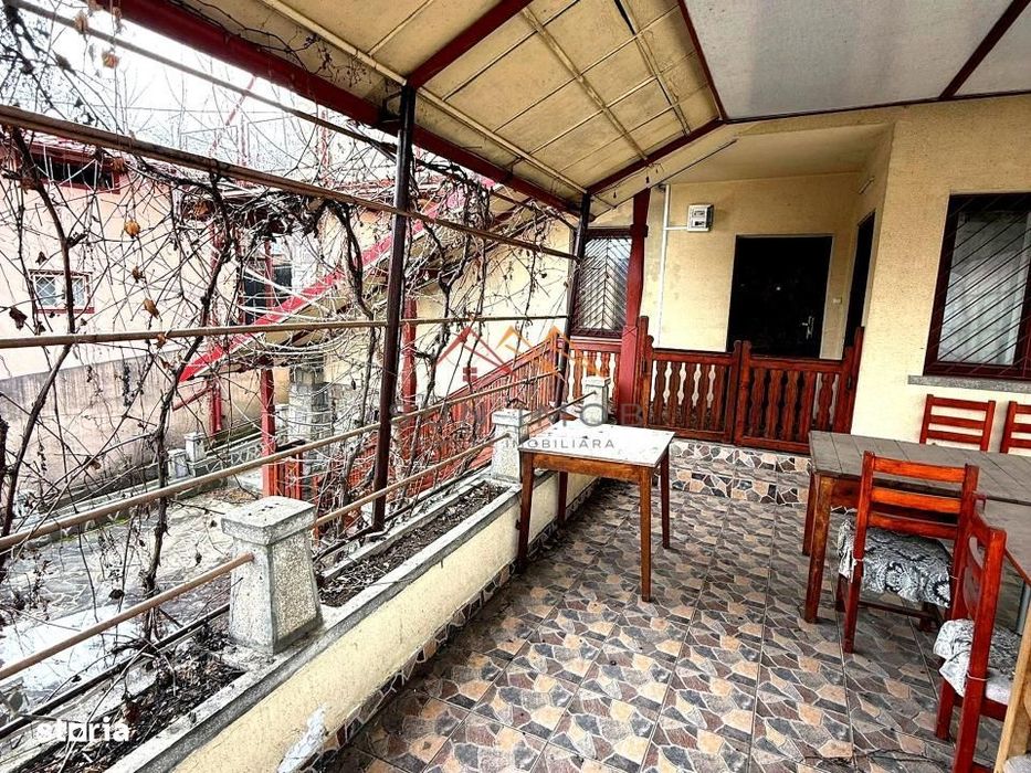 Vila 7 camere, an 1984, garaj, terasa, teren 604 m2, Poiana Campina,PH