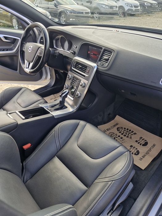 Volvo v60,Extra Full, an 2018,191cp