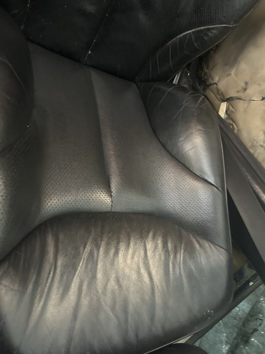 Передние сидиенья