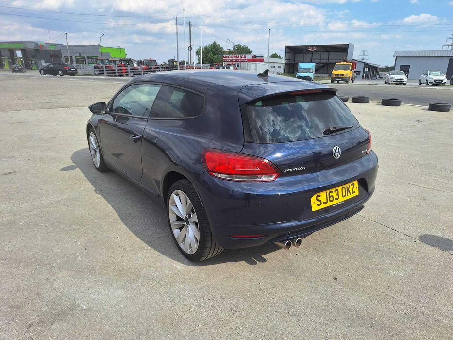Dezmembrez VW Scirocco 2.0 TDI CFGC Cutie Automata PQK Cod Culoare Lh5