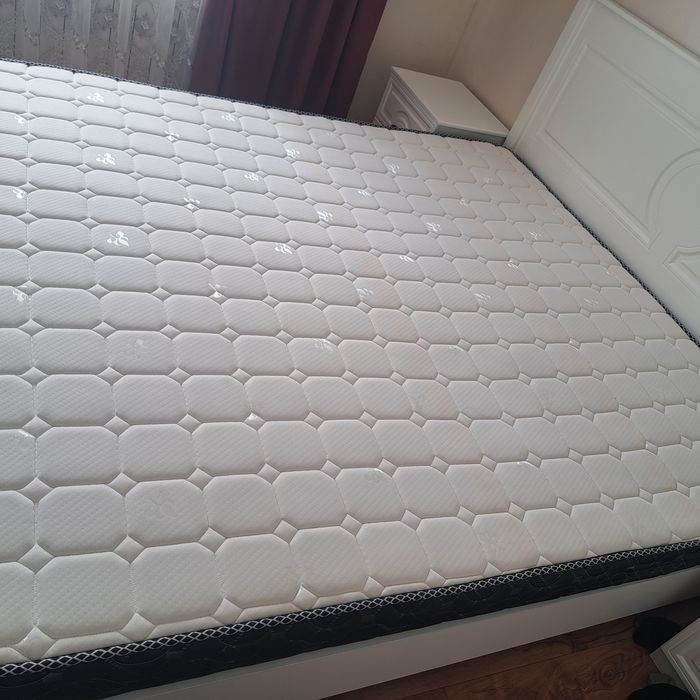 Продам Матрас 180х200