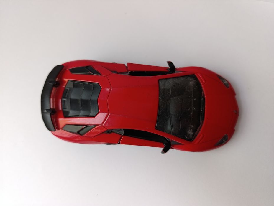 Ламборгини красная