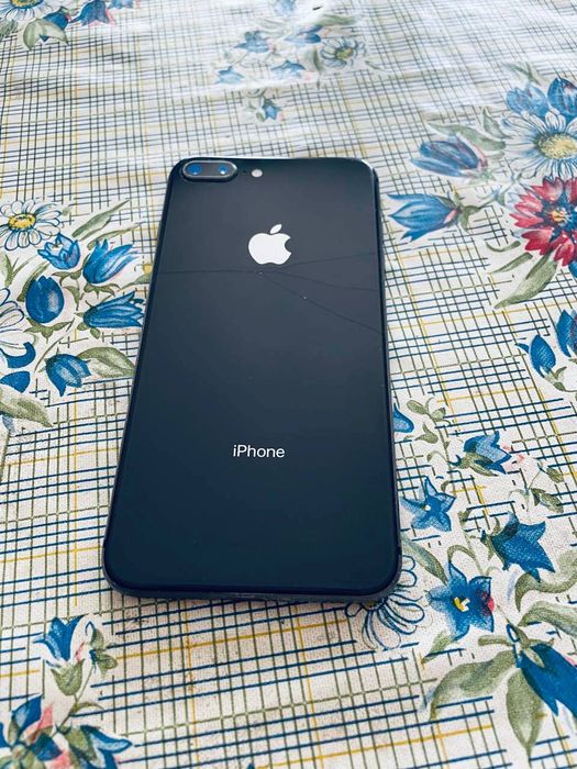 Iphone 8plus sotiladi srochna faqat narxga
