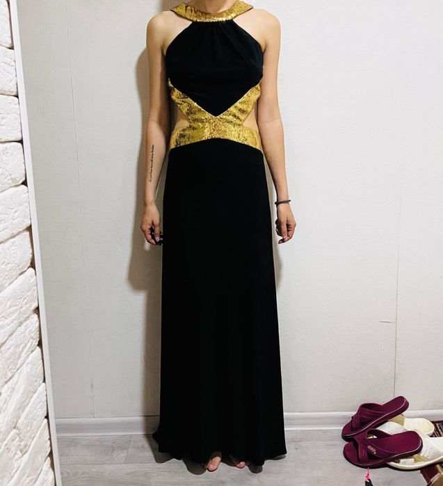 Платье с открытой спиной