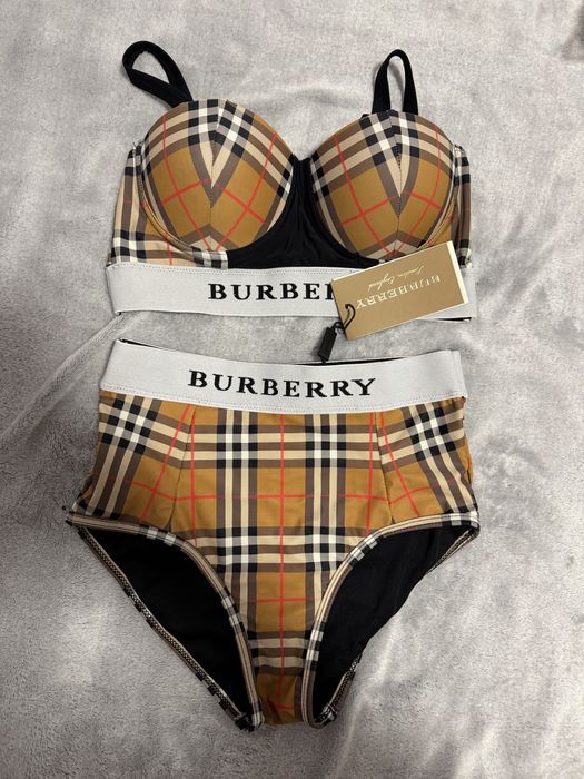 Бански Burberry