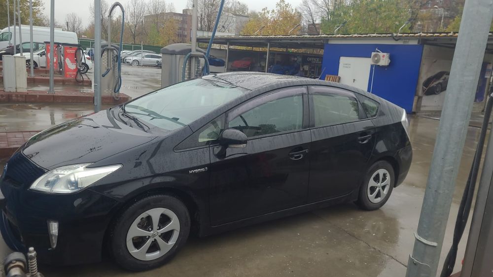 Inchiriere Inchirieri Toyota Prius Hyundai Ioniq Uber Bolt ridesharing