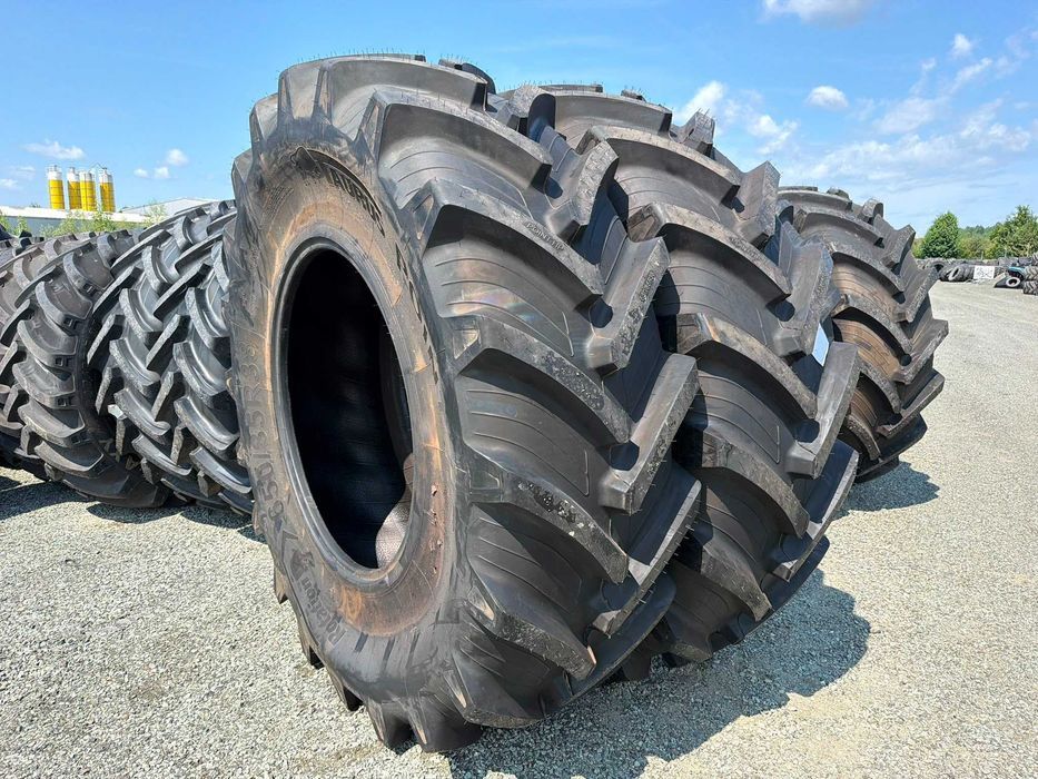 OCAZIE TAURUS Cauciucuri tractor 650/85r38 si fata 600/70r30 anvelope tractor John Deere Fendt Case IH New Holland Massey Ferguson Deutz-Fahr Valtra