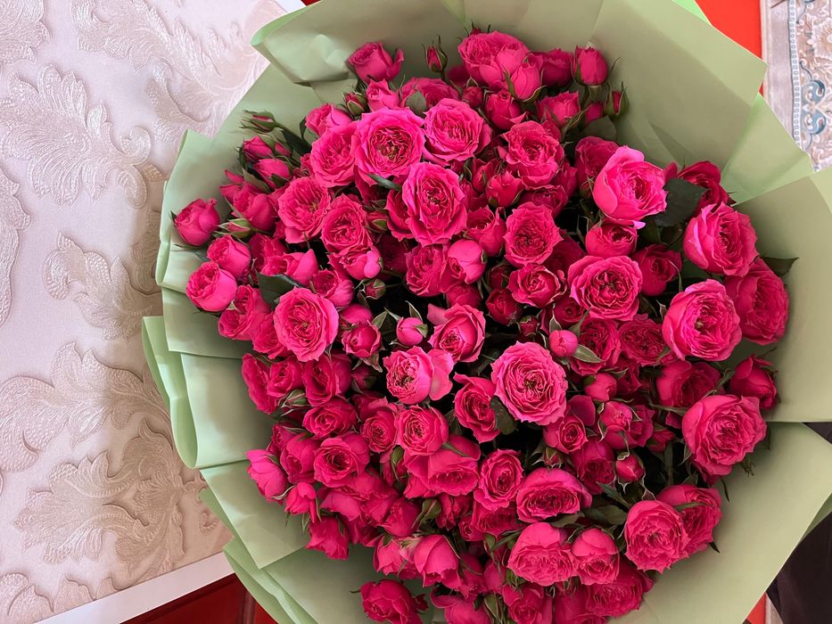 Букет цветы кустовые розы