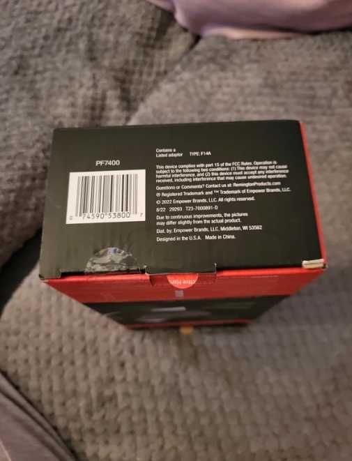 Aparat de ras REMINGTON sigilat